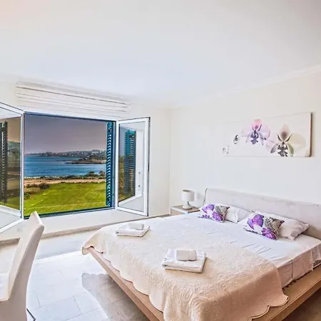 In Sleeps 8 With Pool And Air Con Villa Protaras