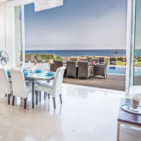 In Sleeps 8 With Pool And Air Con 别墅 *