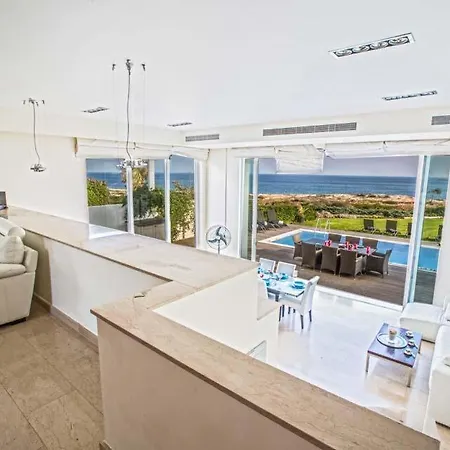 别墅 In Sleeps 8 With Pool And Air Con 普罗塔拉斯